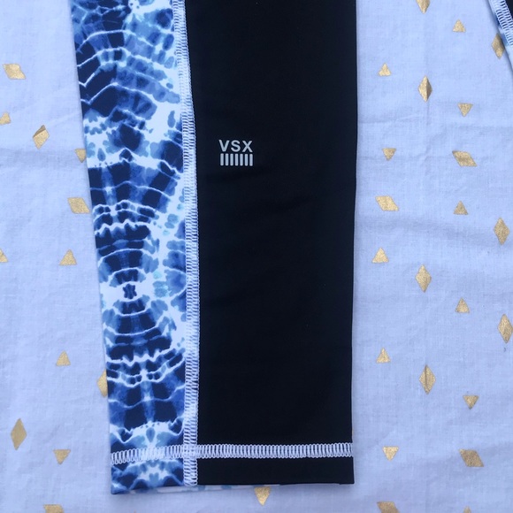 Victoria’s Secret Knockout Capri Leggings S - Picture 3 of 9